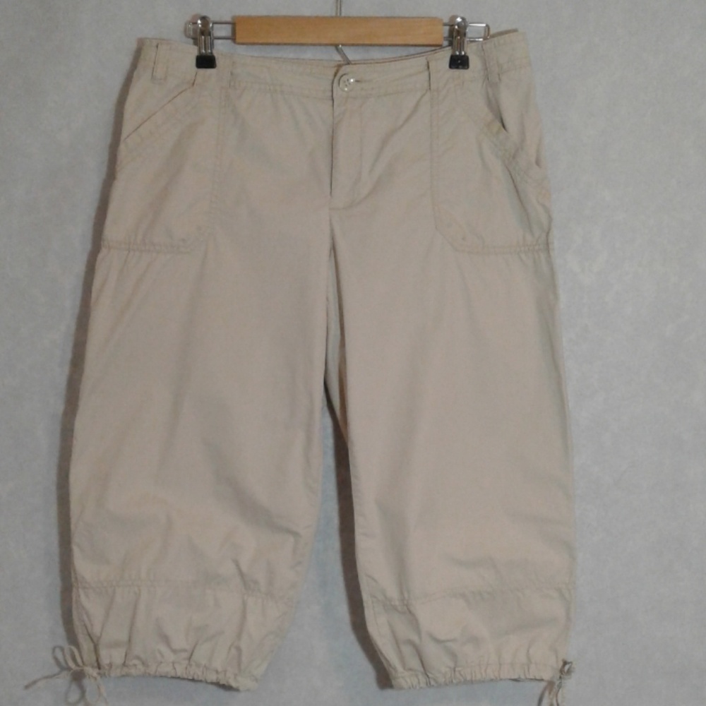 Merona tan capri sz 10